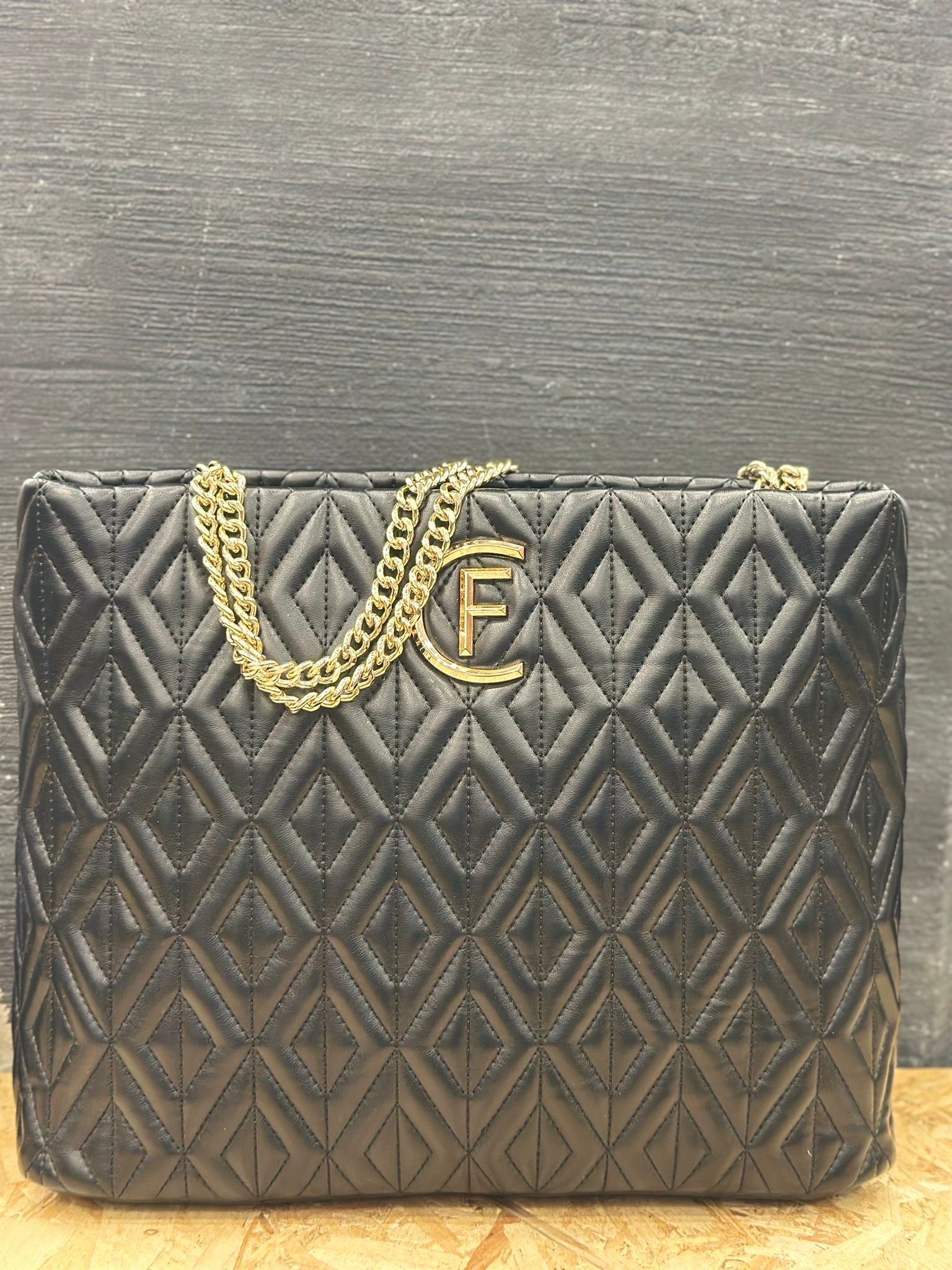 Cristina Effe Borsa con Logo in Rilievo e Tracolla Dorata