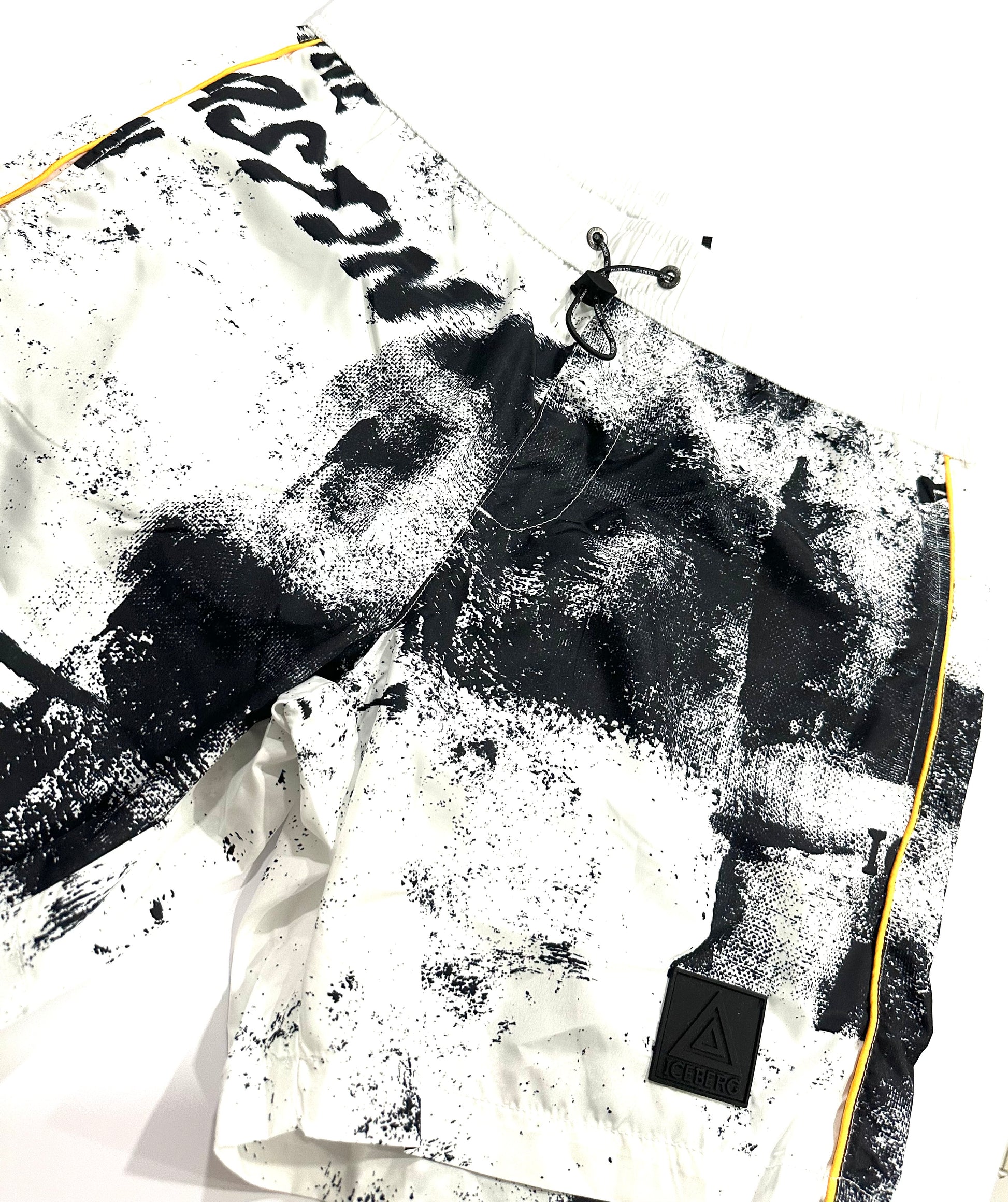 ICEBERG COSTUME LASTING